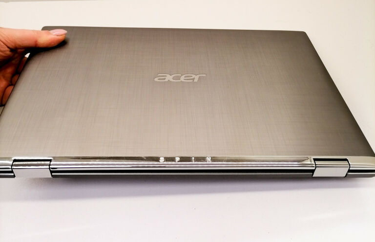 ACER SPIN 1 SP111-32N 4GB SSD32GB WIN10 + RYSIK