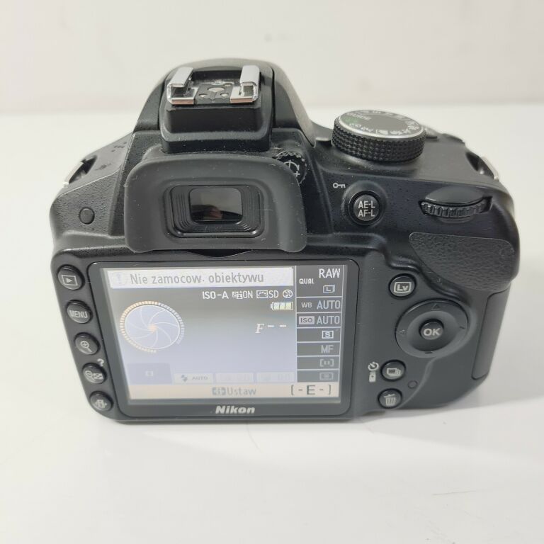 lustrzanka-nikon-d3200-body-akcesoria-stan-uzywany