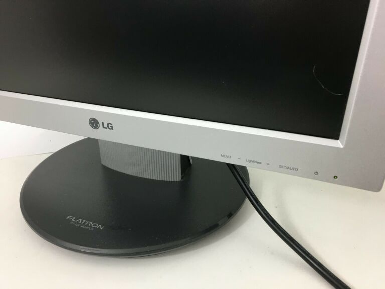 MONITOR LG FLATRON 17"