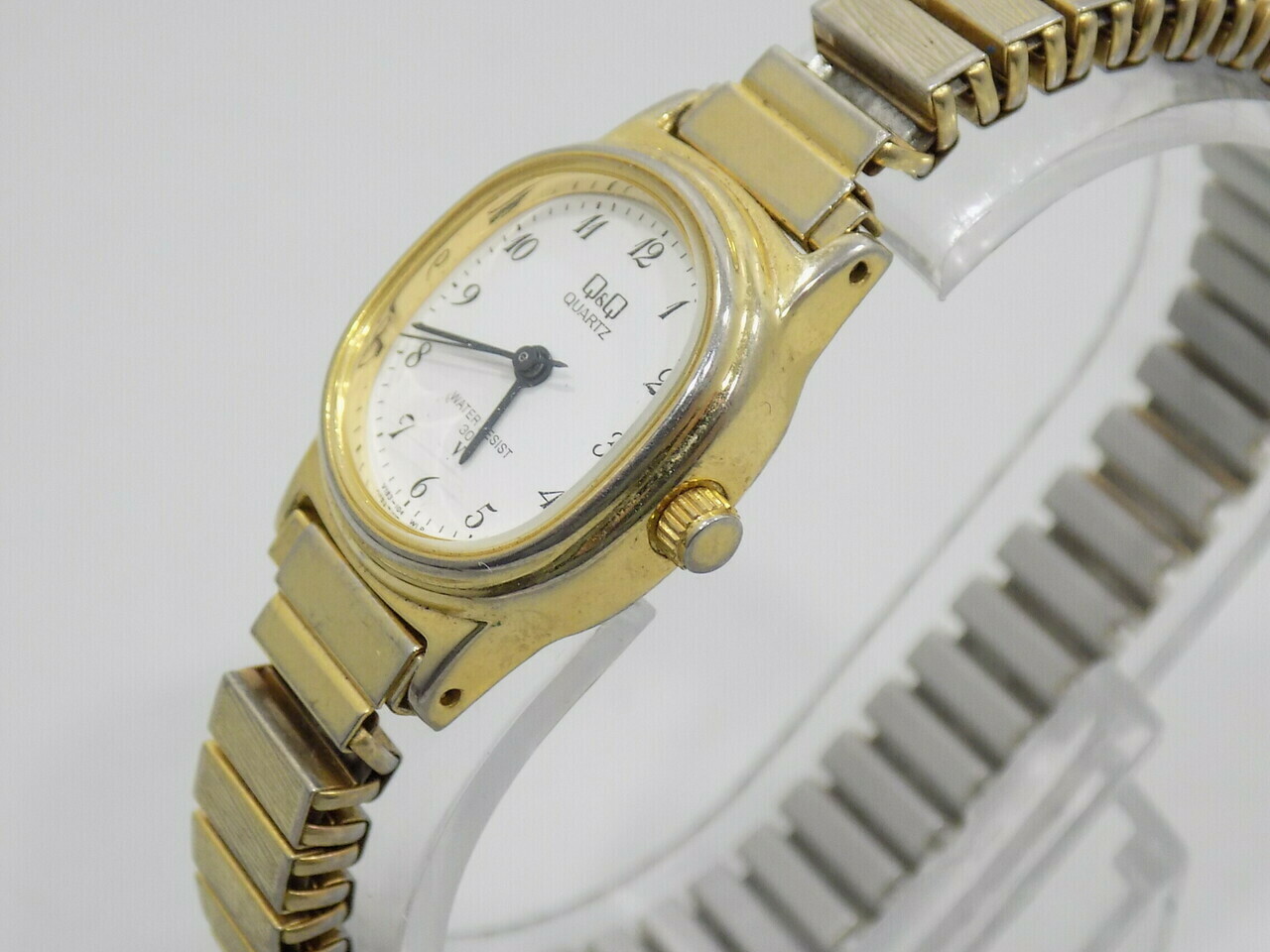 damski-zegarek-qq-japan-movt-ksztalt-koperty-owalna