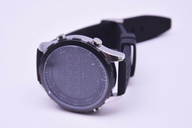 sportowy-zegarek-elektroniczny-seven-for-7-czarny-stan-powystawowy