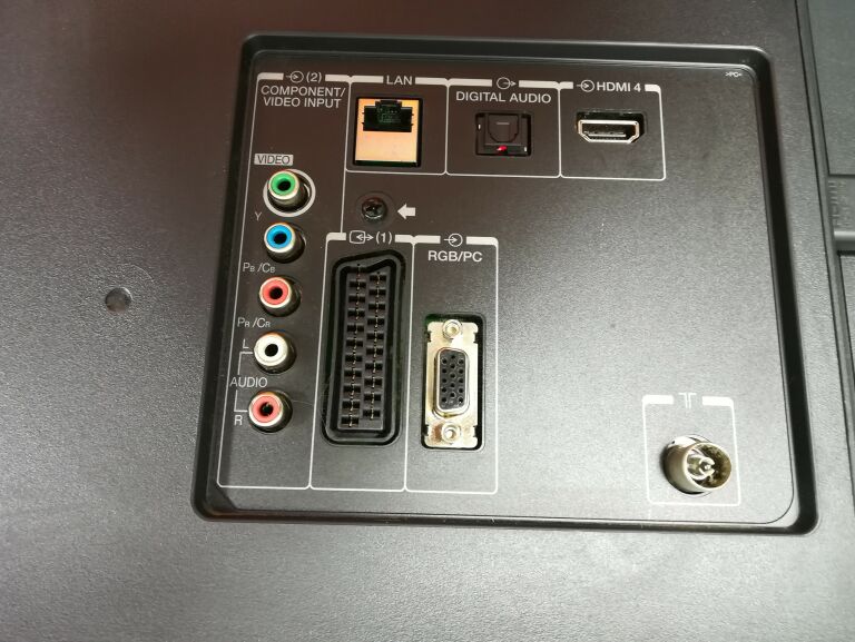 telewizor-toshiba-40l6353d-smart-tv-40-cali-opis-przekatna-ekranu-cale-40