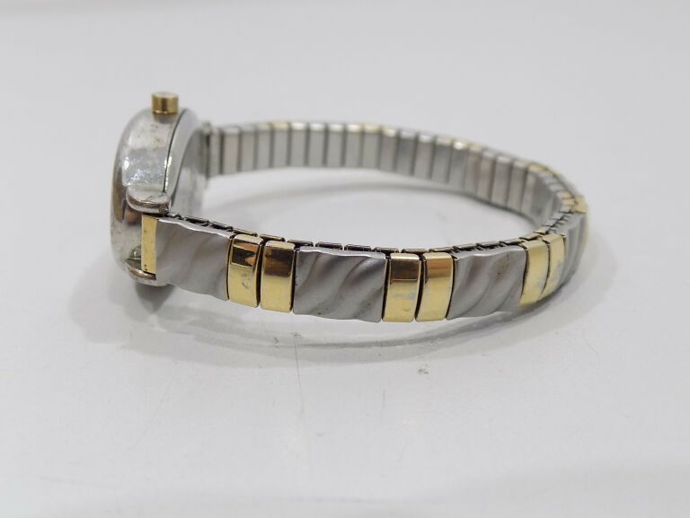 damski-zegarek-le-chat-110791-ksztalt-koperty-owalna