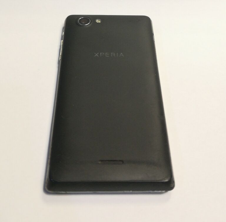 TELEFON SONY XPERIA J NIE WŁĄCZA SIĘ !