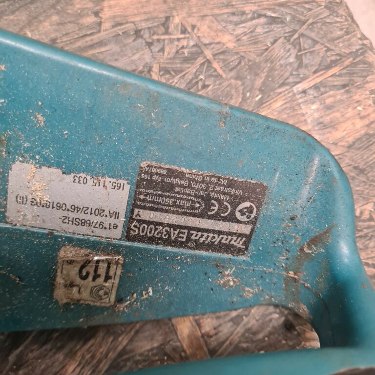 pila-spalinowa-makita-ea-3200-uzywana-marka-makita