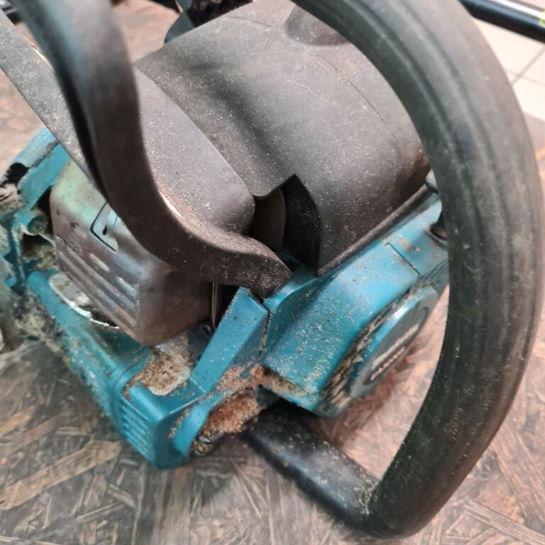 pila-spalinowa-makita-ea-3200-uzywana-stan-uzywany