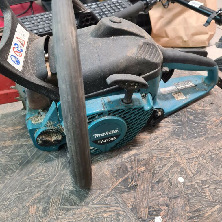 pila-spalinowa-makita-ea-3200-uzywana-armii-krajowej-26c-pkp-walbrzych