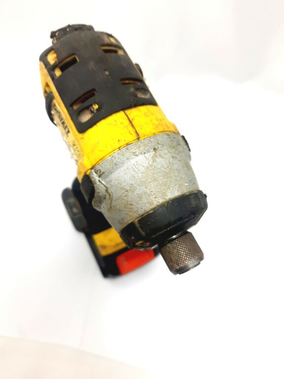 zakretarka-dewalt-dcf885-akumulator-zestaw-napiecie-v-18-v