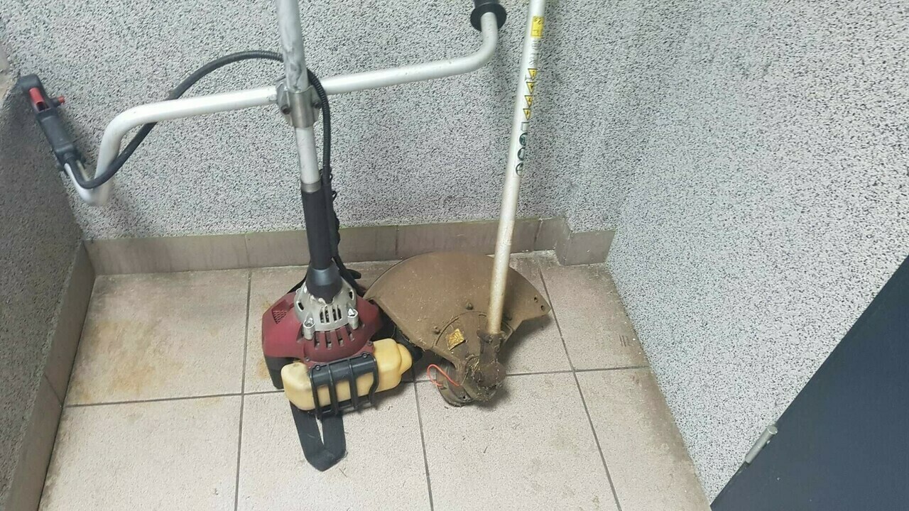 neimiecka-kosa-spalinowa-ikra-xl-25-ssb-marka-ikra