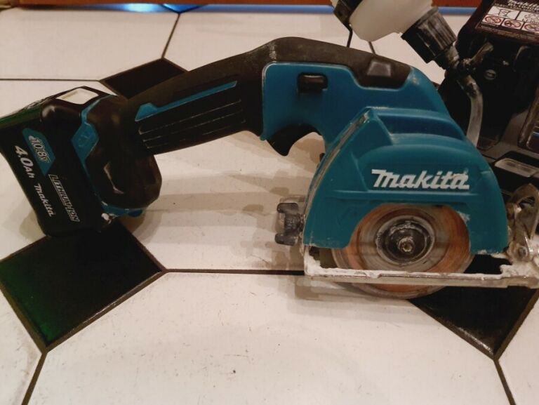 PRZECINARKA DIAMENTOWA MAKITA CC301DSME 2XAKU