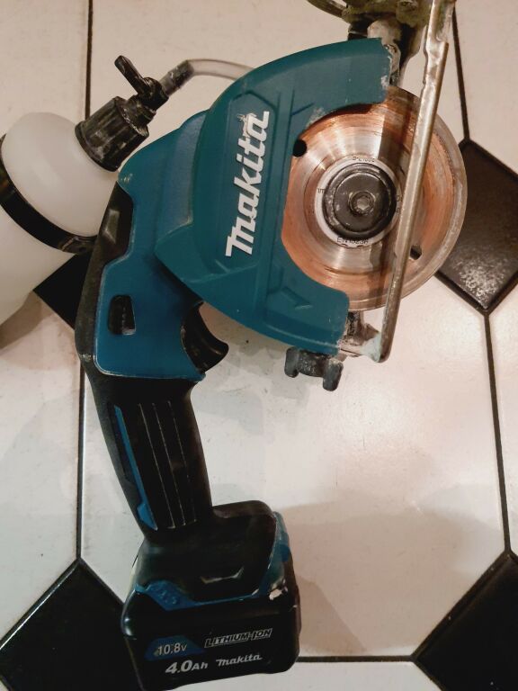 PRZECINARKA DIAMENTOWA MAKITA CC301DSME 2XAKU