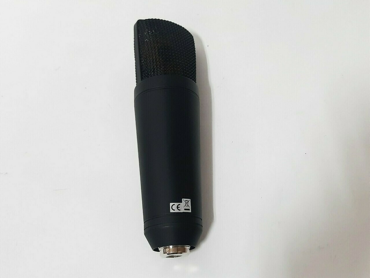 mikrofon-pojemnosciowy-ldsystems-z-uchytem-model-1013