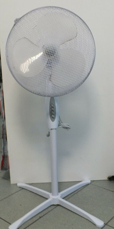 wiatrak-stojacy-tesco-pf1617w-milczanska-7f-szczecin