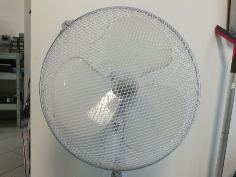 wiatrak-stojacy-tesco-pf1617w-stan-uzywany