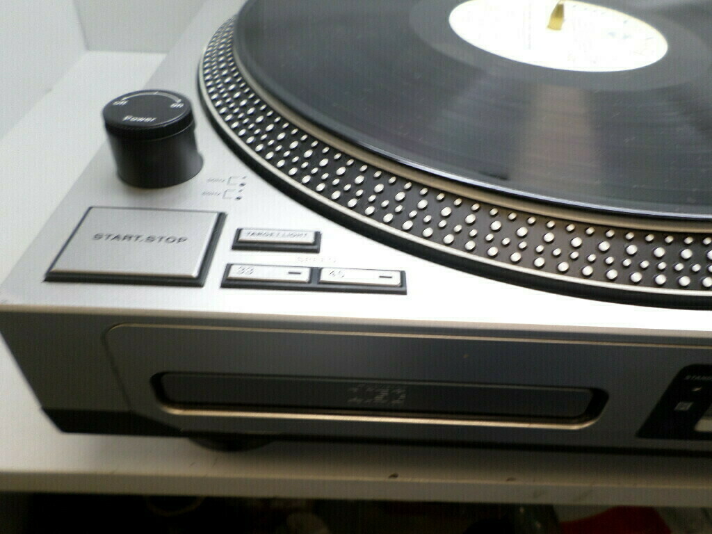 gramofon-auna-tt-1200-cd-radio-tape-wbudowany-przedwzmacniacz-tak