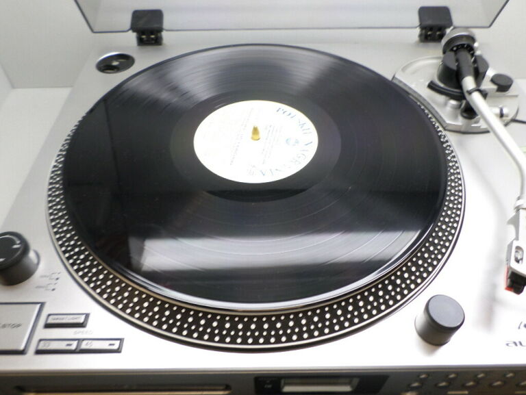 GRAMOFON AUNA TT-1200 CD RADIO TAPE