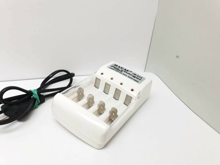 ladowarka-baterii-jiabao-jb-212-wolnosci-336-zabrze-sj