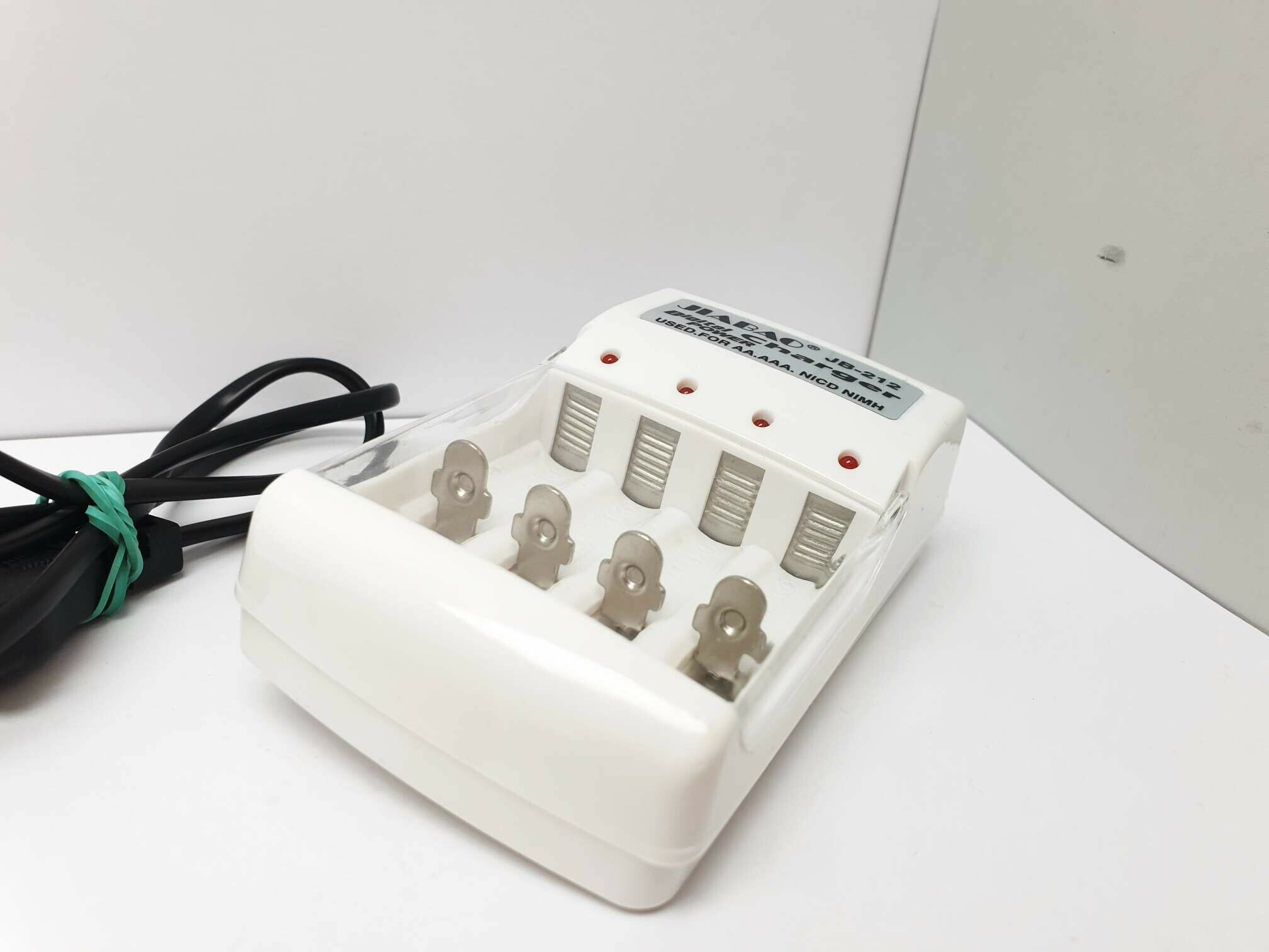 ladowarka-baterii-jiabao-jb-212-stan-uzywany