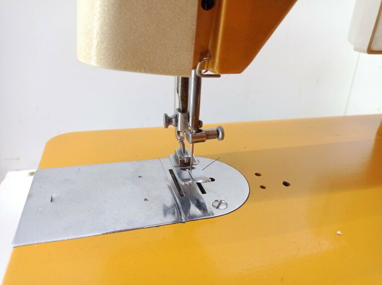 maszyna-do-szycia-predom-lucznik-465-stan-nie-wymaga-renowacji
