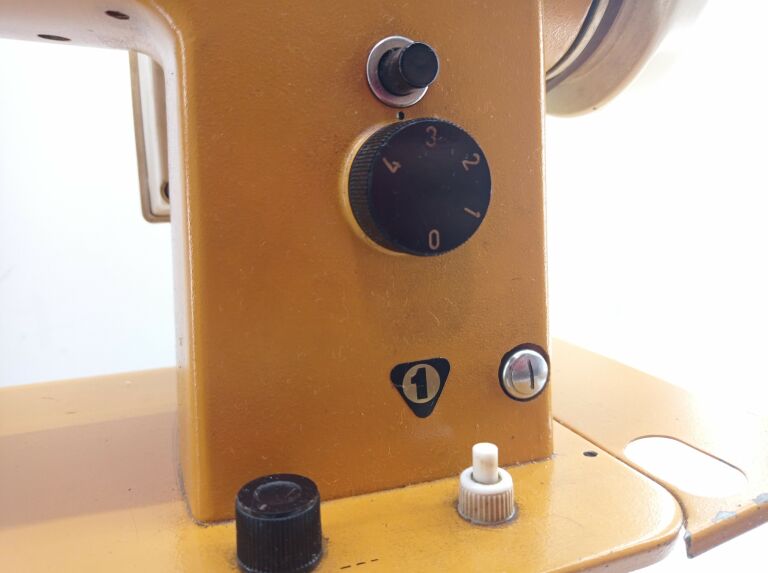 maszyna-do-szycia-predom-lucznik-465-waska-2-laziska-gorne