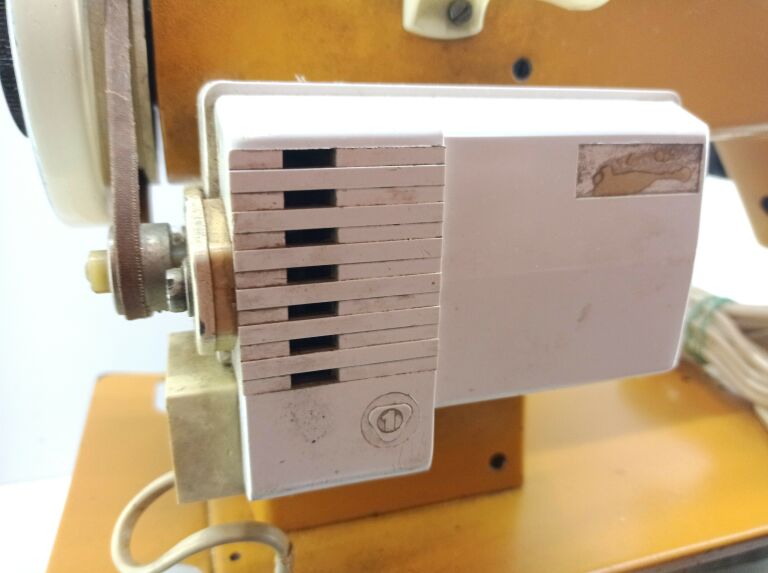 maszyna-do-szycia-predom-lucznik-465-stan-nie-wymaga-renowacji