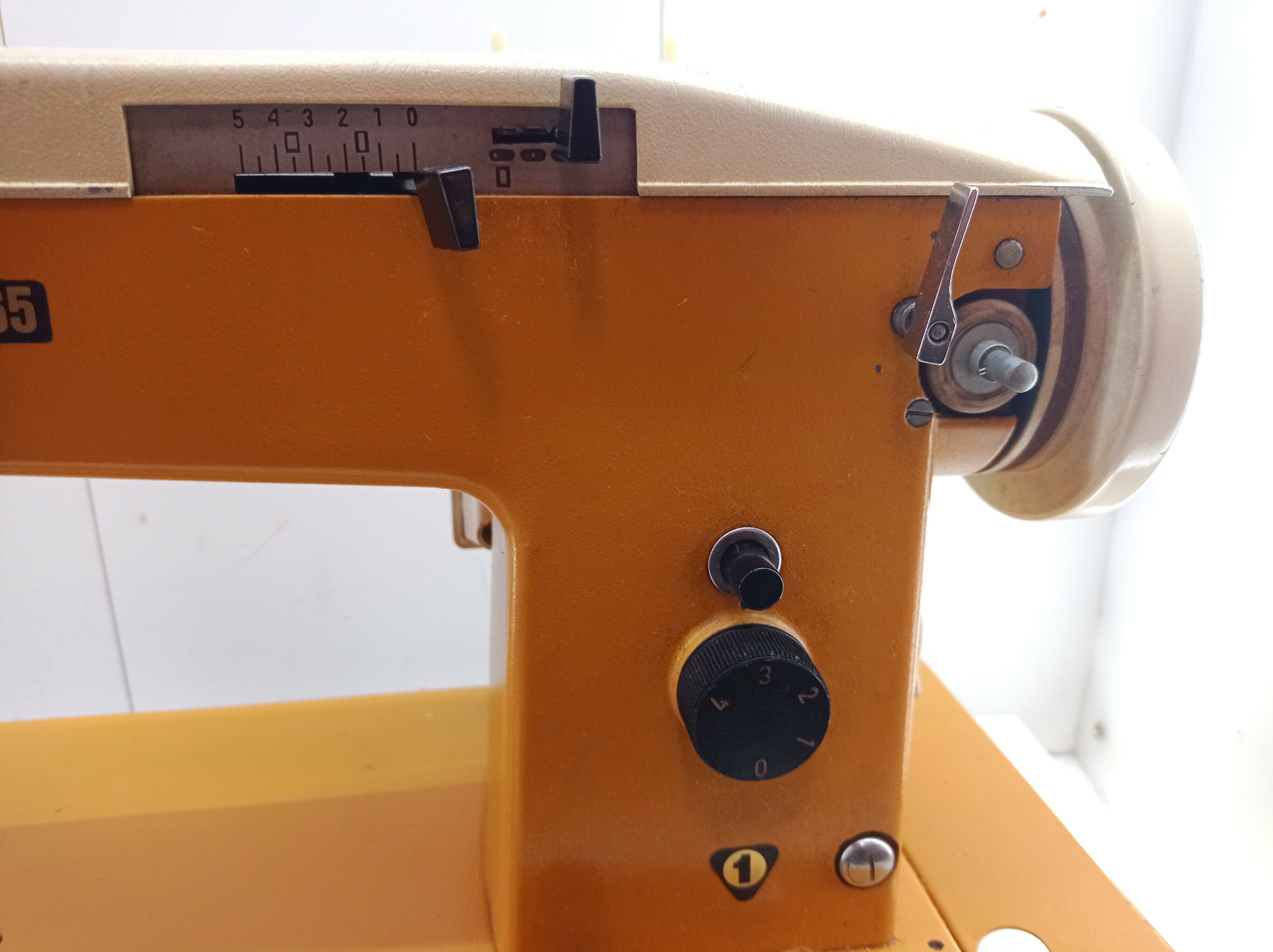 maszyna-do-szycia-predom-lucznik-465-stan-nie-wymaga-renowacji