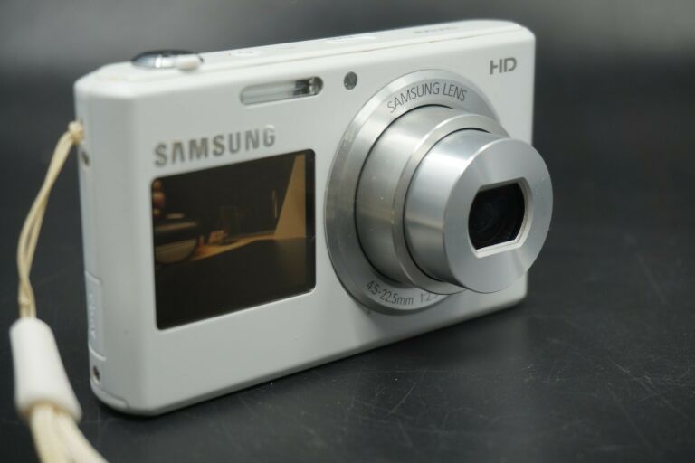 SAMSUNG DV150F 2X LCD 16MPX ZOOM X5