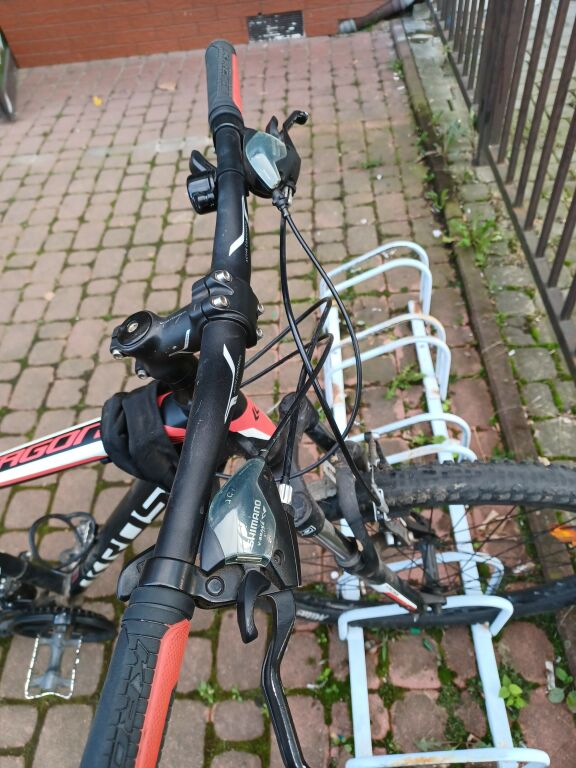 rower-gorski-kross-hexagon-czarno-czerwony-rozmiar-ramy-18-cali