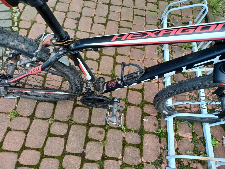 ROWER GÓRSKI KROSS HEXAGON CZARNO CZERWONY