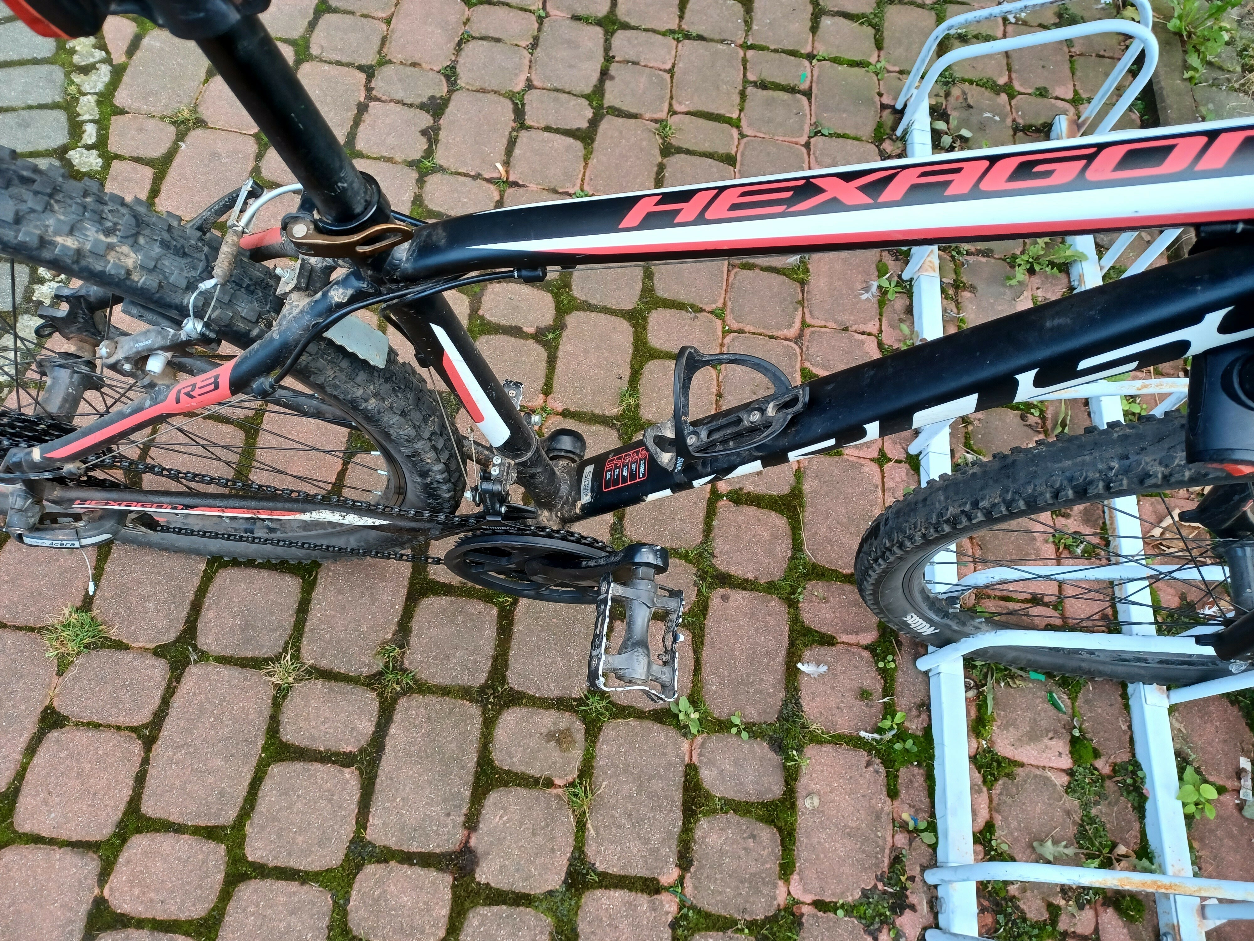 rower-gorski-kross-hexagon-czarno-czerwony-rozmiar-kola-26