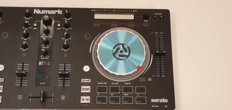 KONSOLA DJ NUMARK MIXTTRACK PRO 3