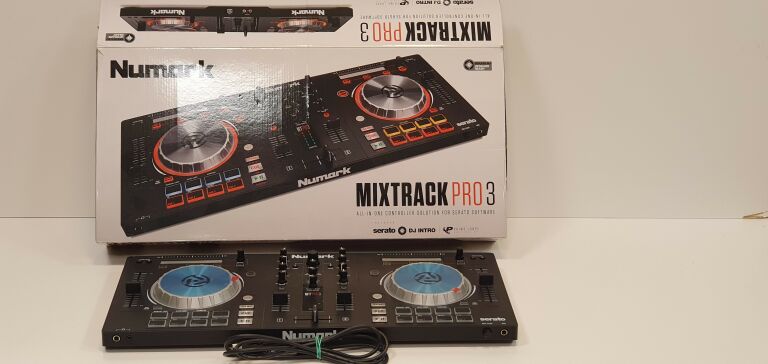 KONSOLA DJ NUMARK MIXTTRACK PRO 3