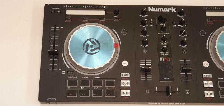 KONSOLA DJ NUMARK MIXTTRACK PRO 3