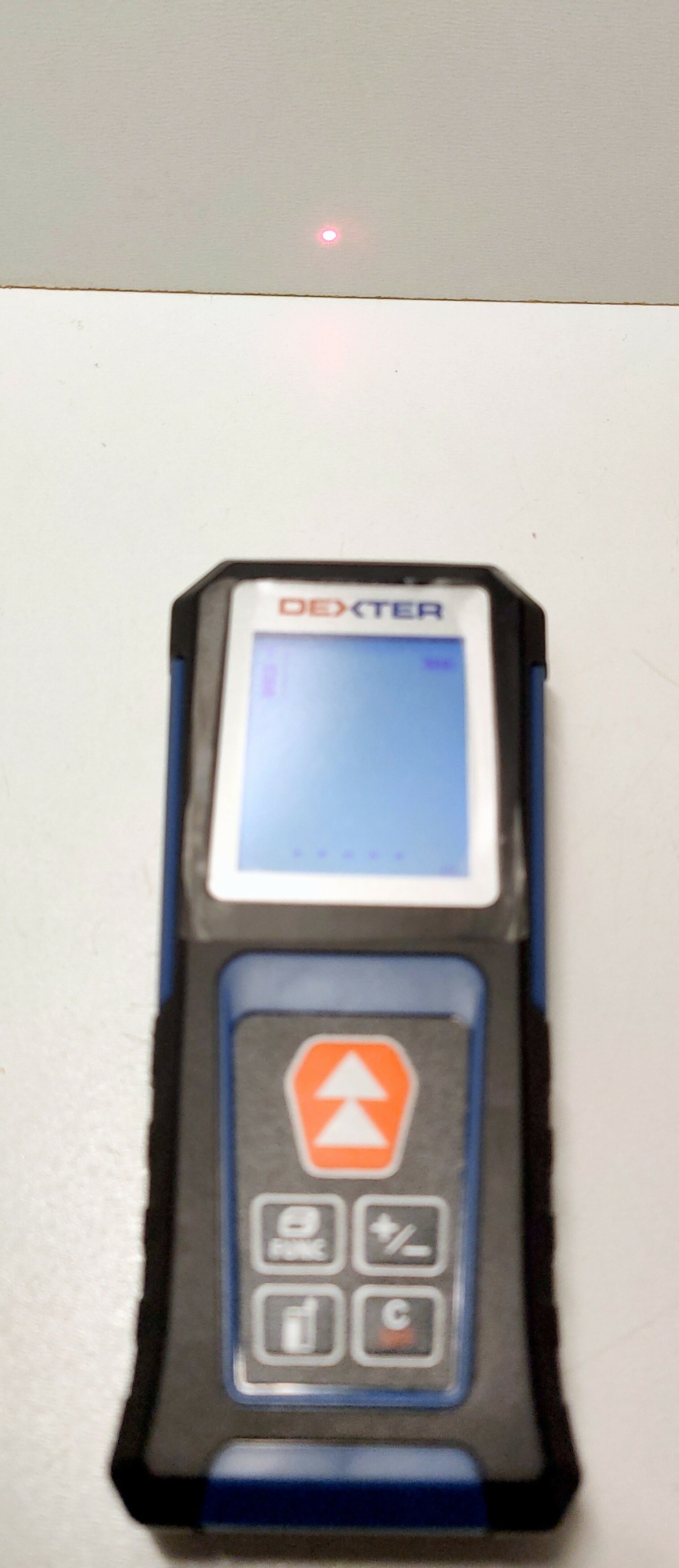 dalmierz-laserowy-dexter-vm1-dokladnosc-pomiaru-mm-2