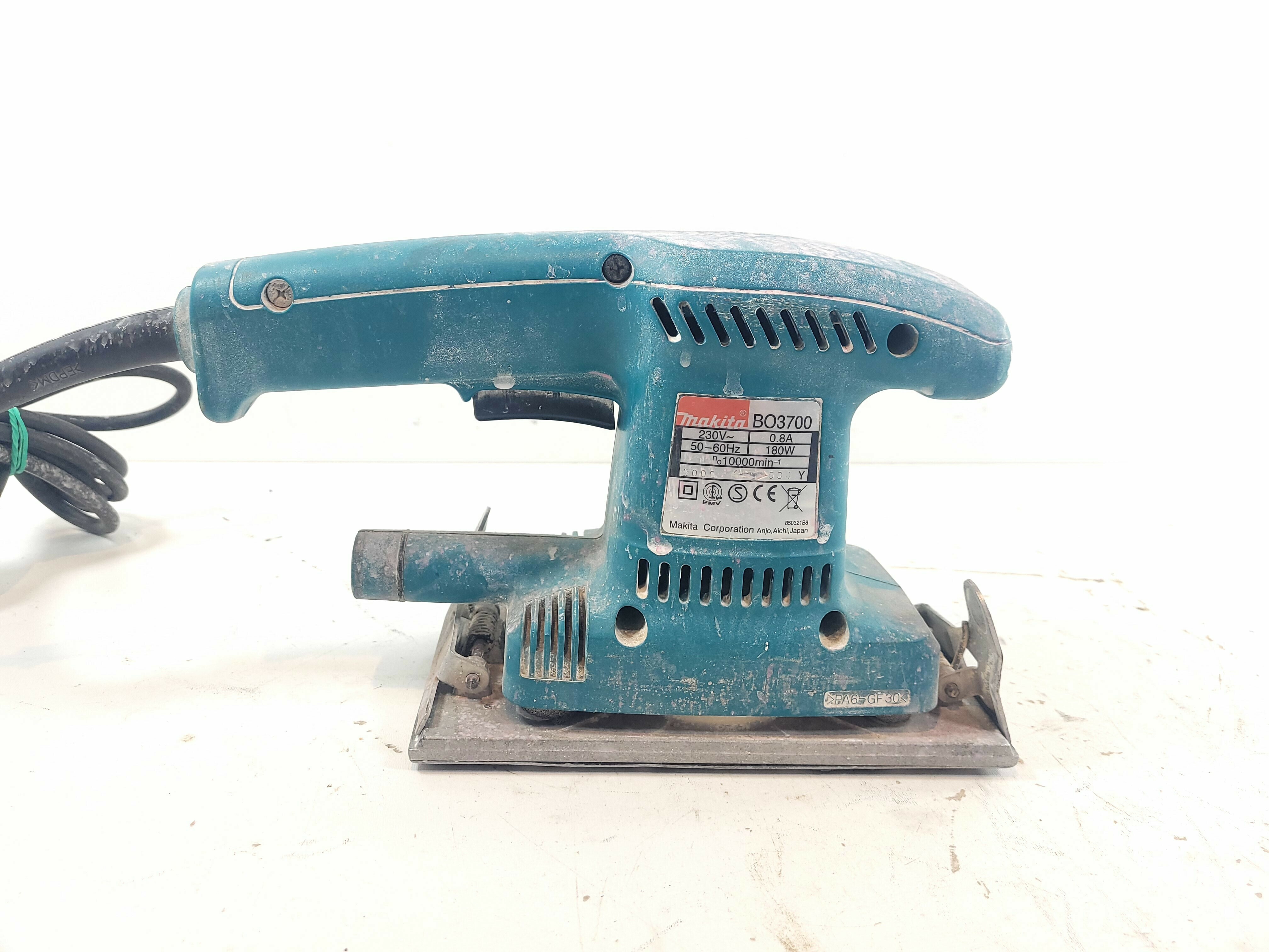 szlifierka-oscylacyjna-makita-bo3700-marka-makita