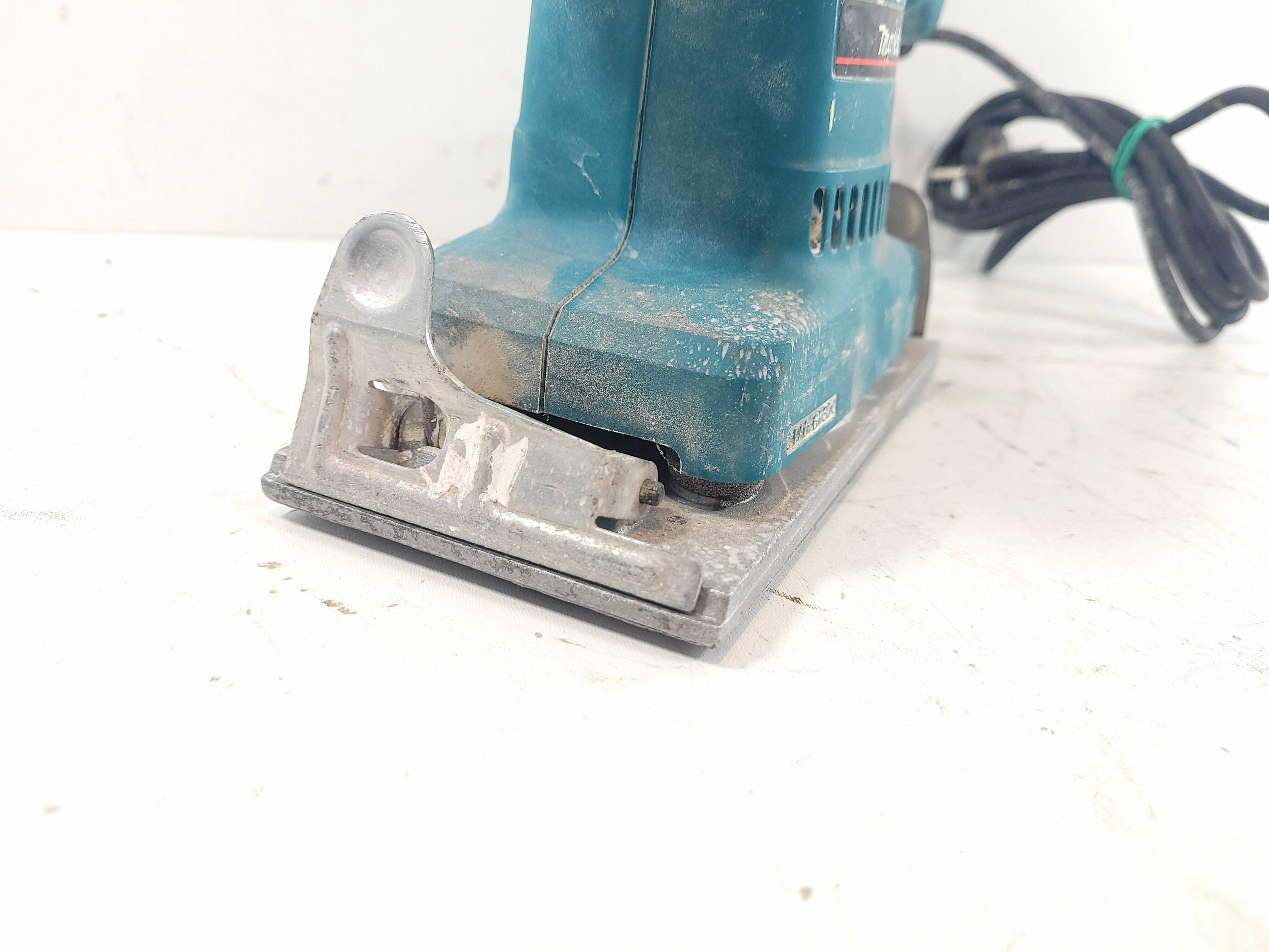 szlifierka-oscylacyjna-makita-bo3700-stan-uzywany