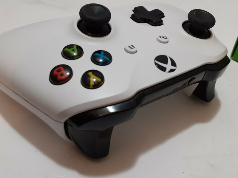 PAD XBOX ONE 1708 BIAŁY