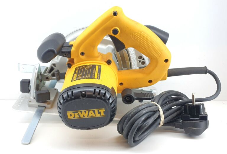 DEWALT D23550-GB PILARKA TARCZOWA 1050W SUPER STA