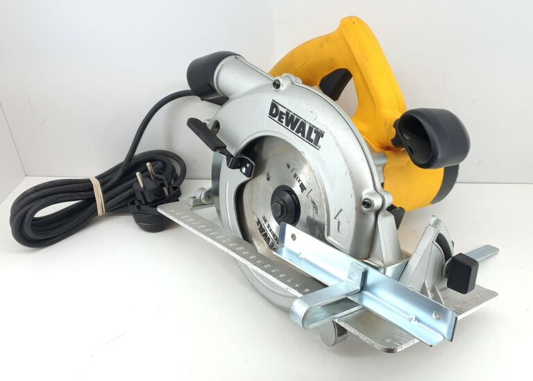 DEWALT D23550-GB PILARKA TARCZOWA 1050W SUPER STA