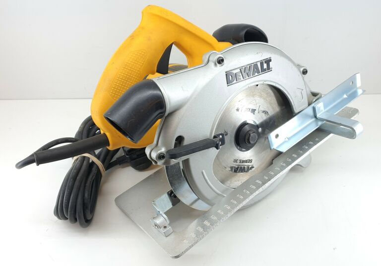 DEWALT D23550-GB PILARKA TARCZOWA 1050W SUPER STA
