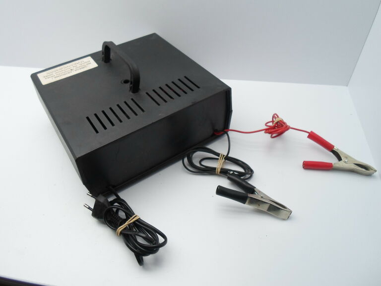 prostownik-hertz-12v15a-marka-hertz