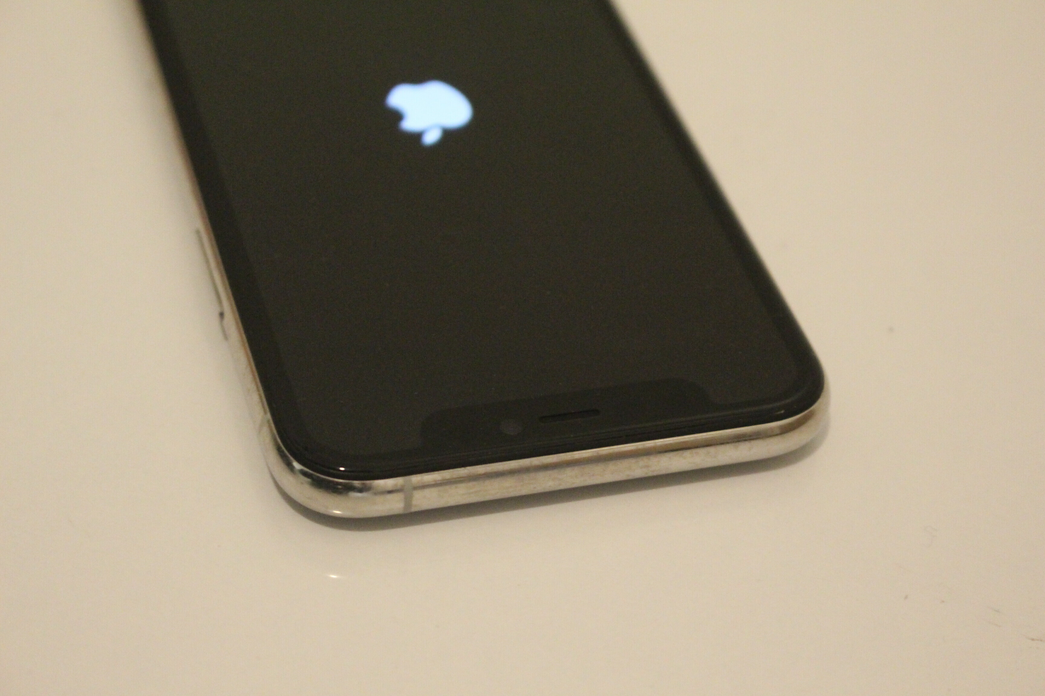 telefon-iphone-12-64-gb-ideal-konto-icloud-ean-190199380233