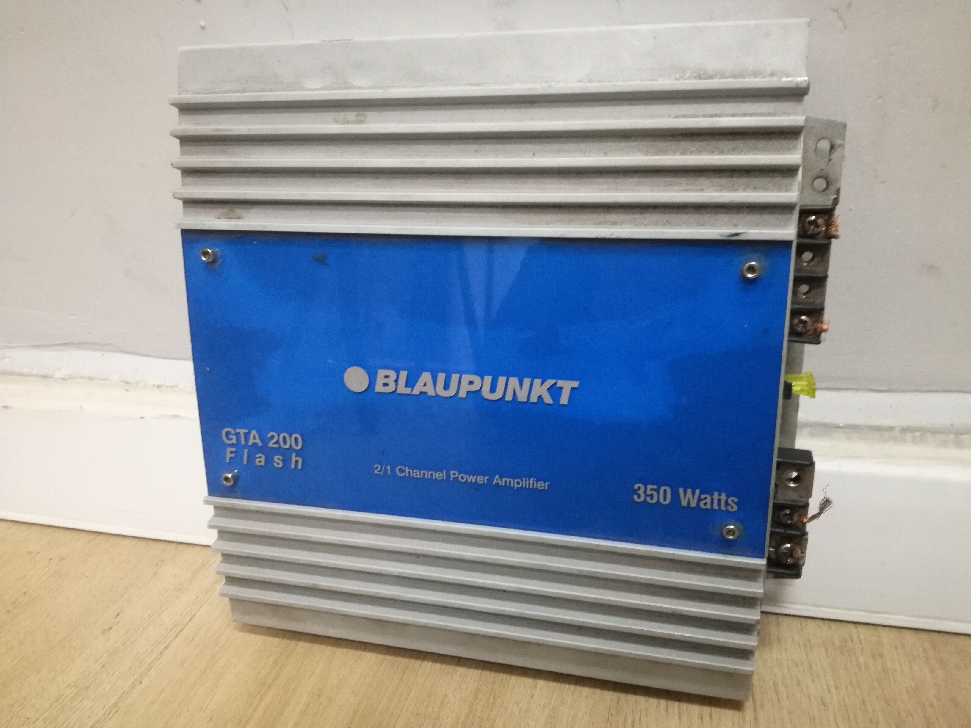 wzmacniacz-blaupunkt-gta-200-marka-blaupunkt