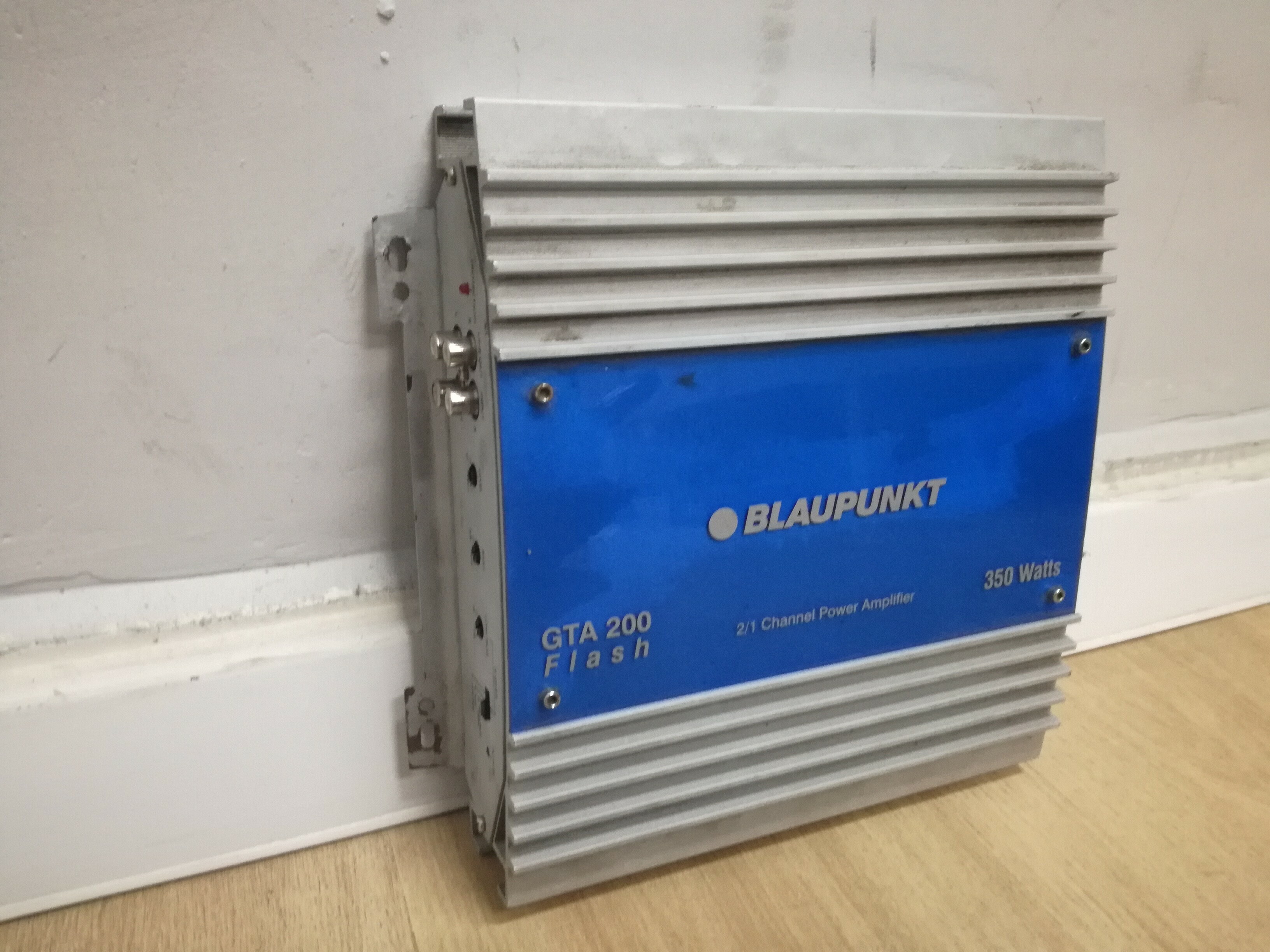 wzmacniacz-blaupunkt-gta-200-stan-uzywany