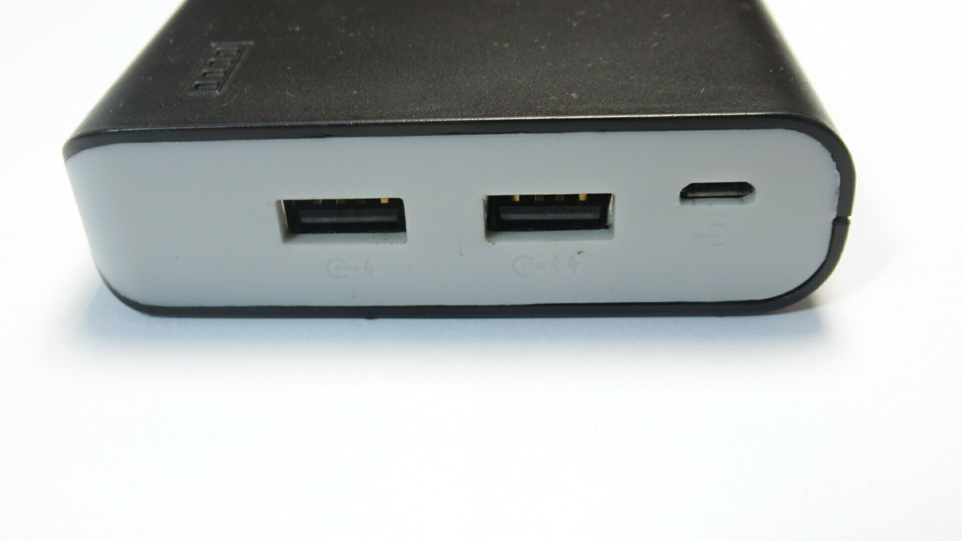 powerbank-trust-20000-pojemnosc-akumulatora-20000