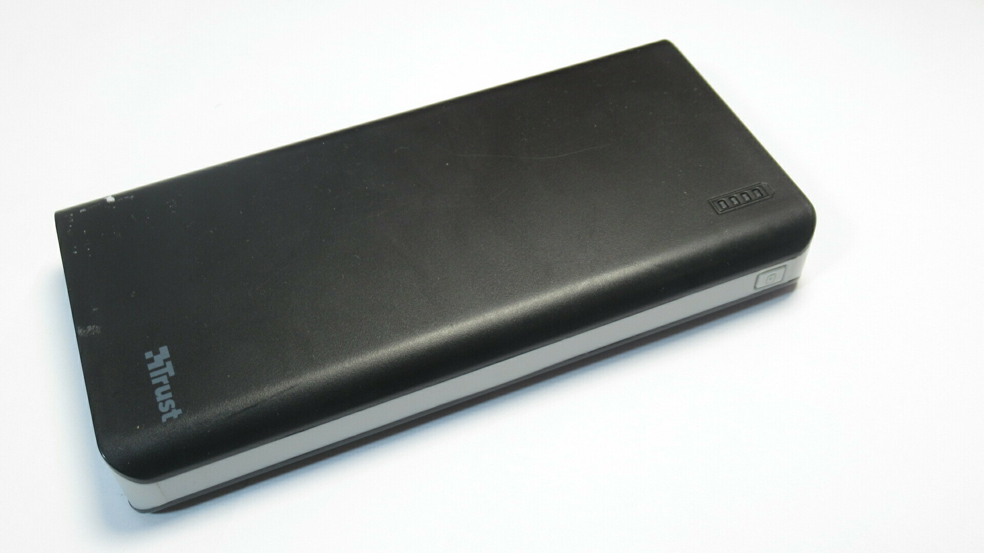 powerbank-trust-20000-stan-uzywany