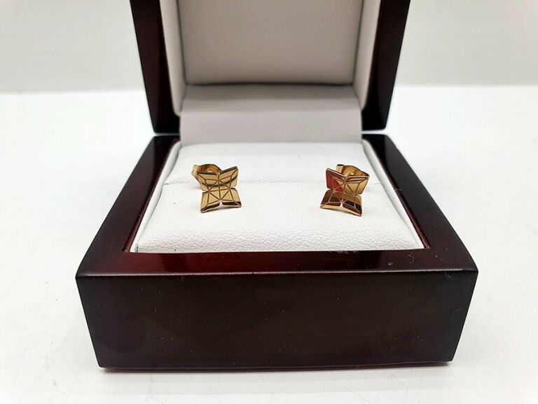 kolczyki-stal-chirurgiczna-kwiatki-zloty-kolor-strzegomska-200-wroclaw