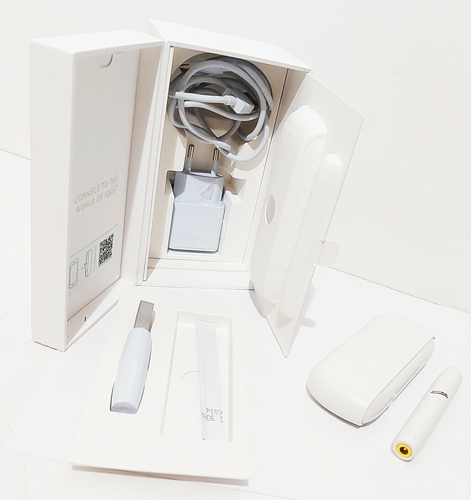 podgrzewacz-tytoniu-iqos-3-duo-bialy-komplet-chmielna-98-warszawa