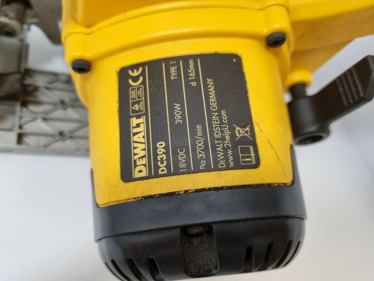 dewalt-dc390-pilarka-reczna-marka-dewalt