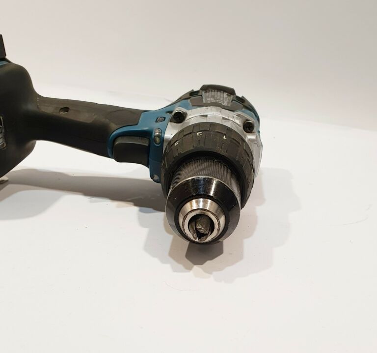 wkretarka-makita-dhp481-napiecie-v-18-v